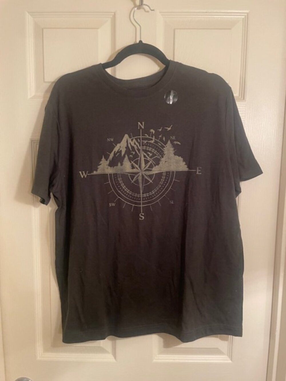 Banana Republic Men’s Compass Graphic T-Shirt L NWOT